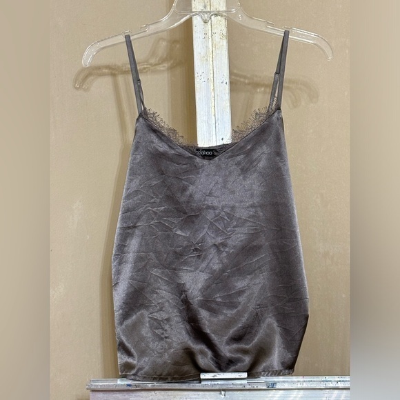 BOOHOO PLATINUM SATIN TANK SZ 10 - Picture 1 of 6